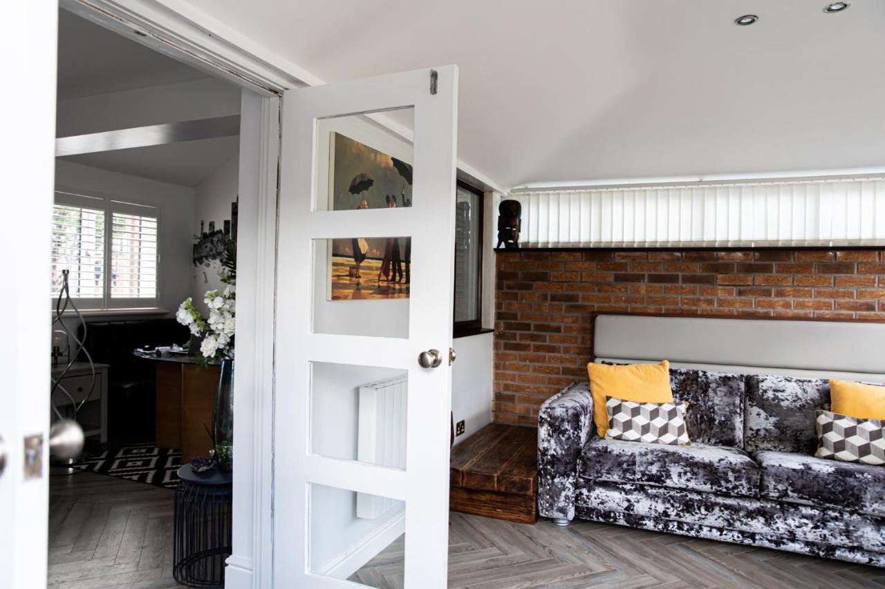 Inviting 3-Bed House In Манчестер Екстер'єр фото